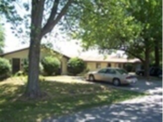 Primary Photo - 133 Maple St