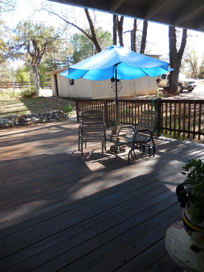 Foto del edificio - 16055 Mount Olive Rd