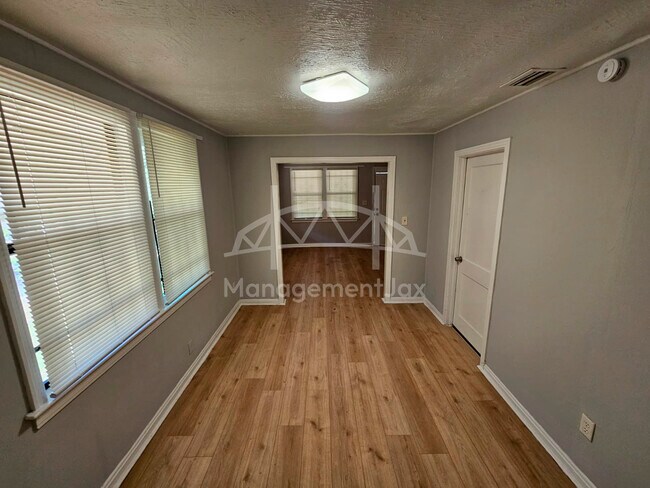 Foto del edificio - 2040 W 15th St