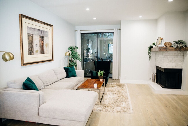 Building Photo - 4519 Coldwater Canyon Ave