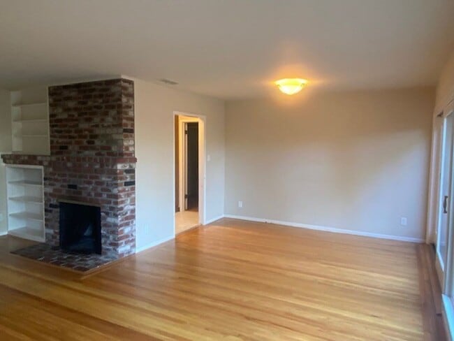 Building Photo - SUNNY HOME FOR RENT IN LADERA NEIGHBORHOOD