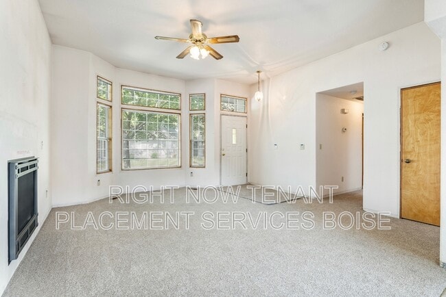 Foto del edificio - 2256 N Pawnee Ln