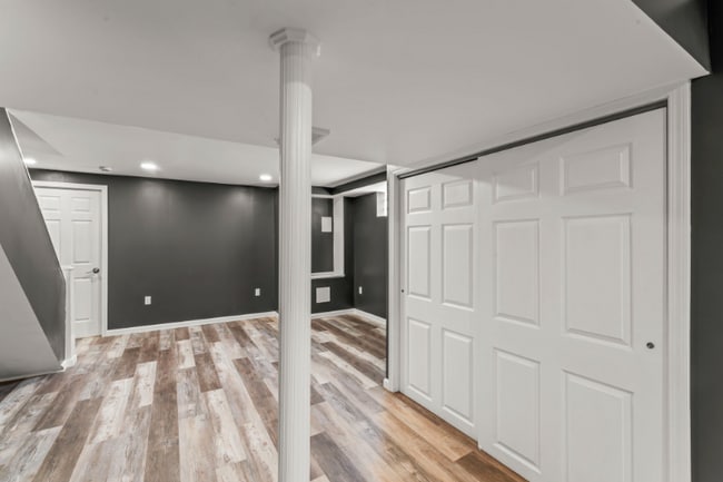 Building Photo - 5360 California Ave