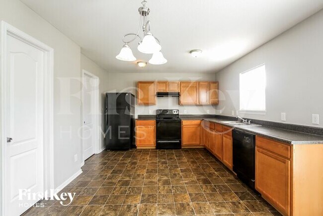 Foto del edificio - 3340 Black Forest Ln