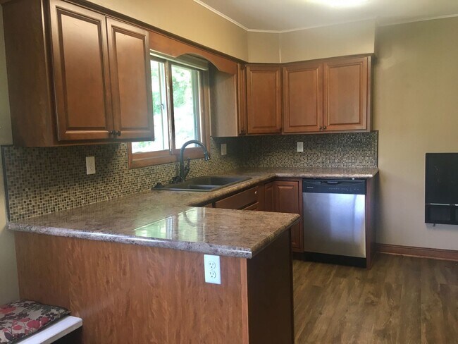 Foto del edificio - 4 Bedroom, 2 Bath House in Moorhead!