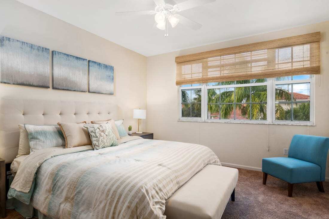 Spacious master bedroom and walk-in closet - 2300 Via Royale