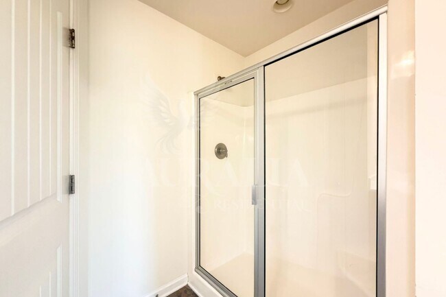 Foto del edificio - 2135 Junewood Ln