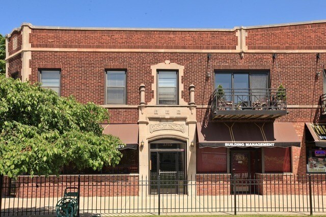 Building Photo - 3765 N Racine Ave