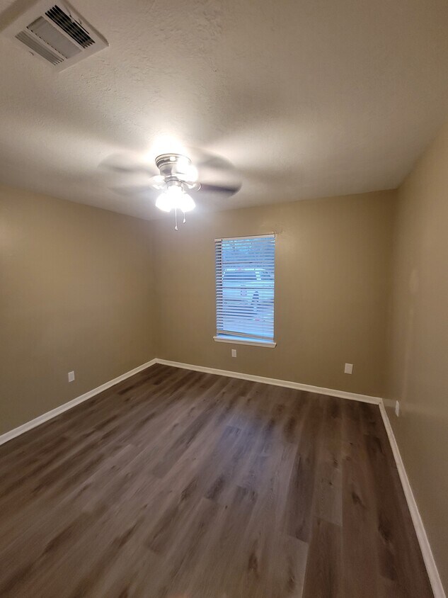 Cole Apartments 911 Cole St Bryan, TX