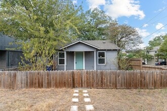 Building Photo - 204 Lessin Ln