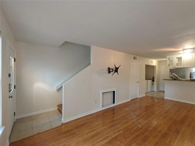 Building Photo - 620 SW 10th Ln
