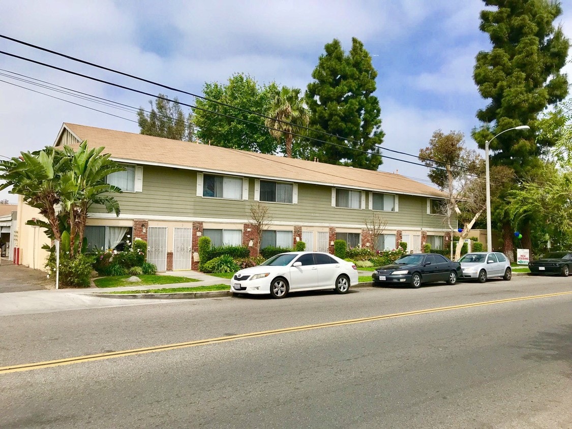 1201 S Gilbert St, Fullerton, CA 92833 Townhome Rentals in Fullerton