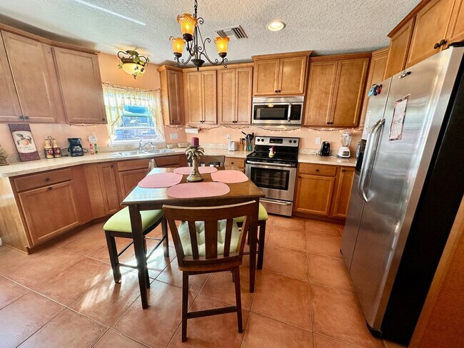 Building Photo - 40 Nettles Blvd