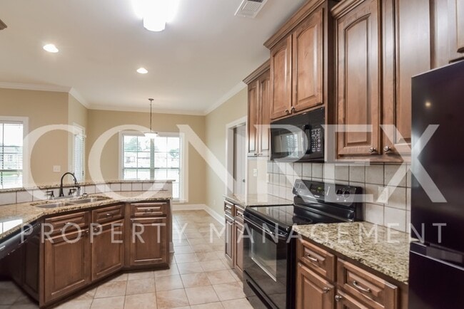 Building Photo - Gorgeous 4 Bedroom in Wetumpka
