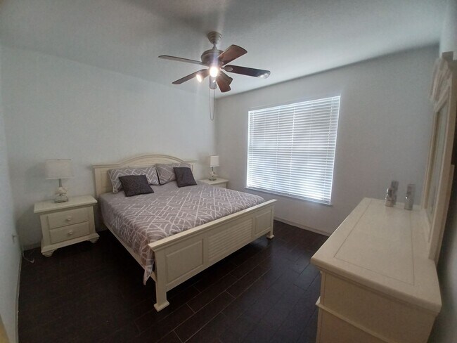 Building Photo - Beautiful Condo - $200 off first month
