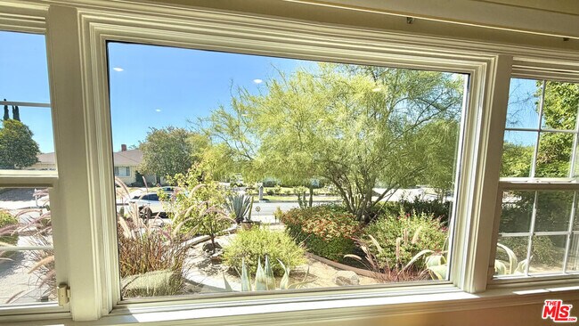 Foto del edificio - 6127 Lockhurst Dr
