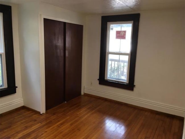Building Photo - 929 Mather St