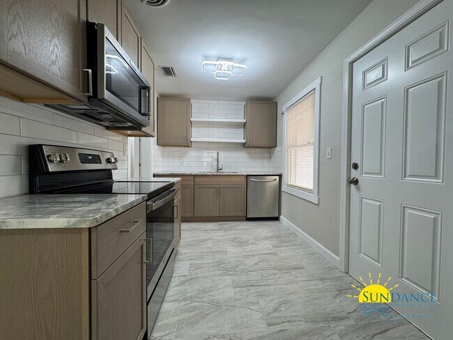 Foto del edificio - Charming 3-Bedroom Home Minutes from Eglin...
