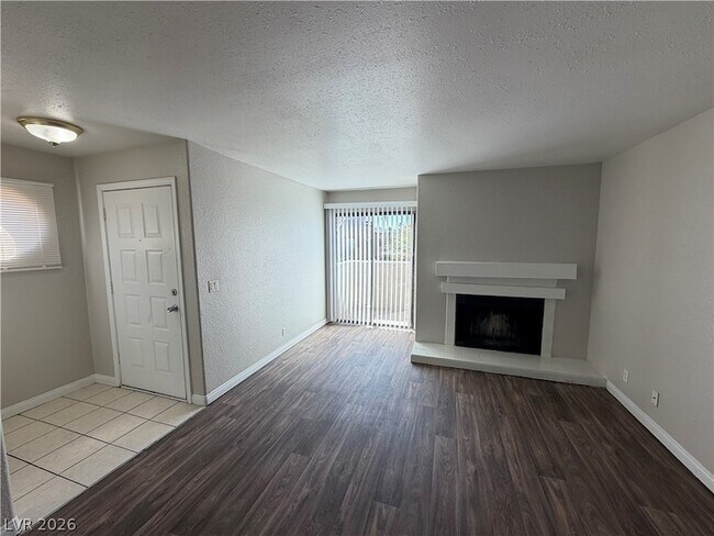 Foto del edificio - 2967 Juniper Hills Blvd