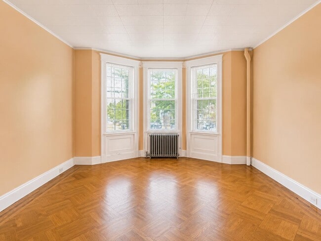 Building Photo - 26 W 35th St