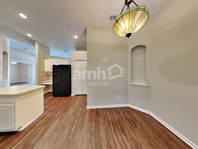 Foto del edificio - 8745 Edgebrook Ct