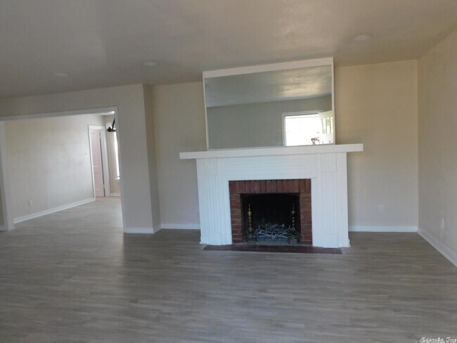 Building Photo - 3 Fair Hill Cir