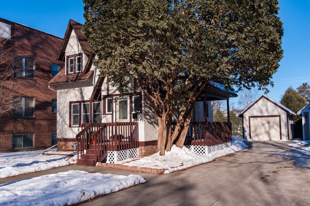 1141 1st St NW, Rochester, MN 55901 House for Rent in Rochester, MN