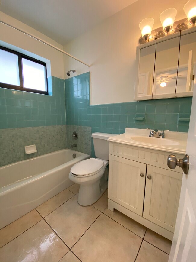 Foto del edificio - 1101 NE 18th Ct