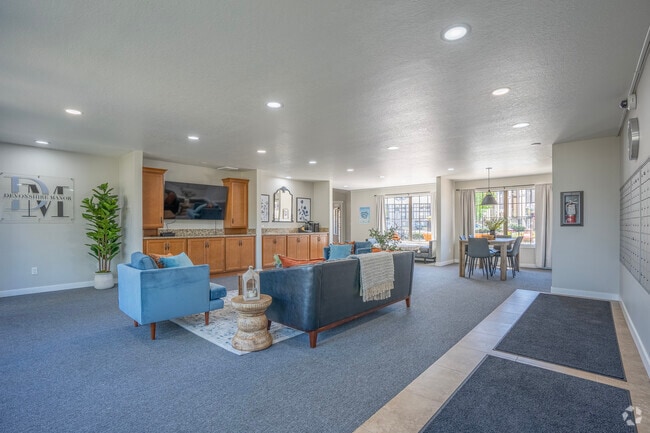 Interior Photo - Devonshire Manor