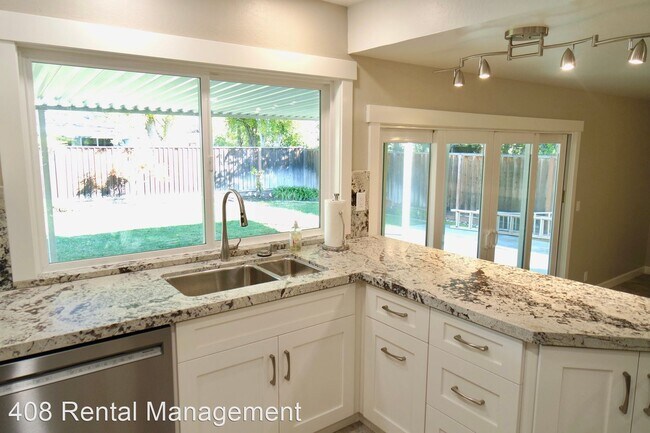 Building Photo - 4 br, 2 bath House - 1043 Gardenia Way