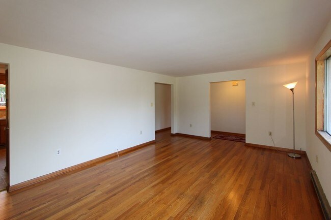 Building Photo - Rancher in Charles Town