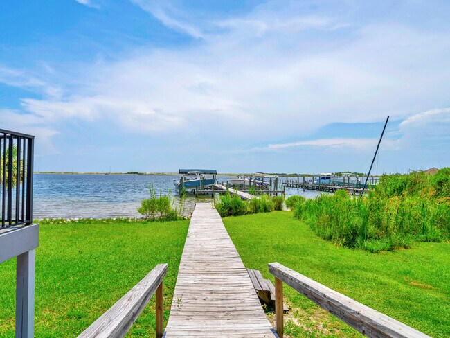 Foto del edificio - 484 Soundview Ct