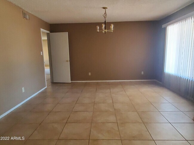 Building Photo - 4230 E Ahwatukee Dr