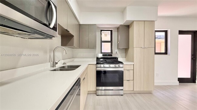 Building Photo - 609 Lenox Ave.