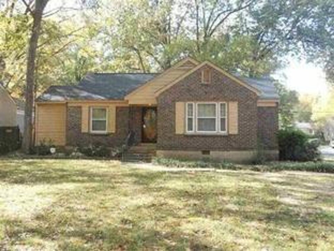 Primary Photo - Charming 3-Bedroom Home in Memphis-Comfort...