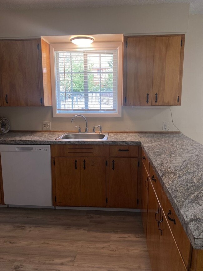 Foto del edificio - 6407 Harvey Dr