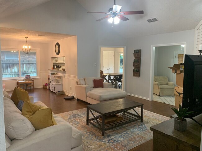 Photo - 990 Camden Dr House