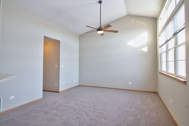 Foto del edificio - 2427 Sheehan Dr