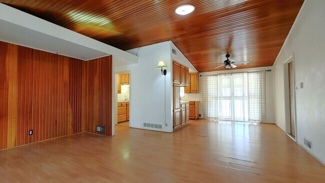 Foto del edificio - Centrally Located 3 Bedroom 1 Bathroom In ...