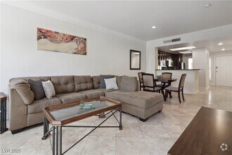 Building Photo - 230 E Flamingo Rd