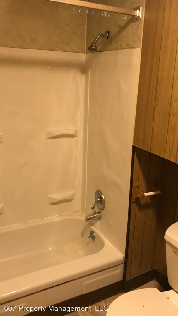 Building Photo - 1 br, 1 bath Apartment - 62 Mitchell