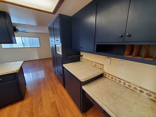 Building Photo - Wonderful Mid Century Home available for lease