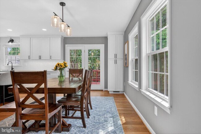 Foto del edificio - 9801 Meadow Valley Dr