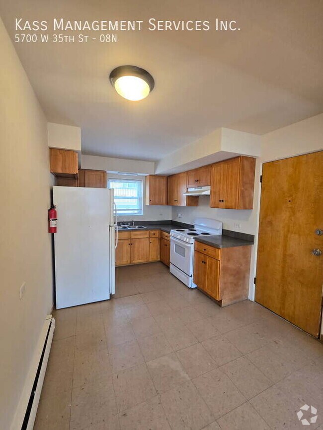 Building Photo - 5700 W 35th St