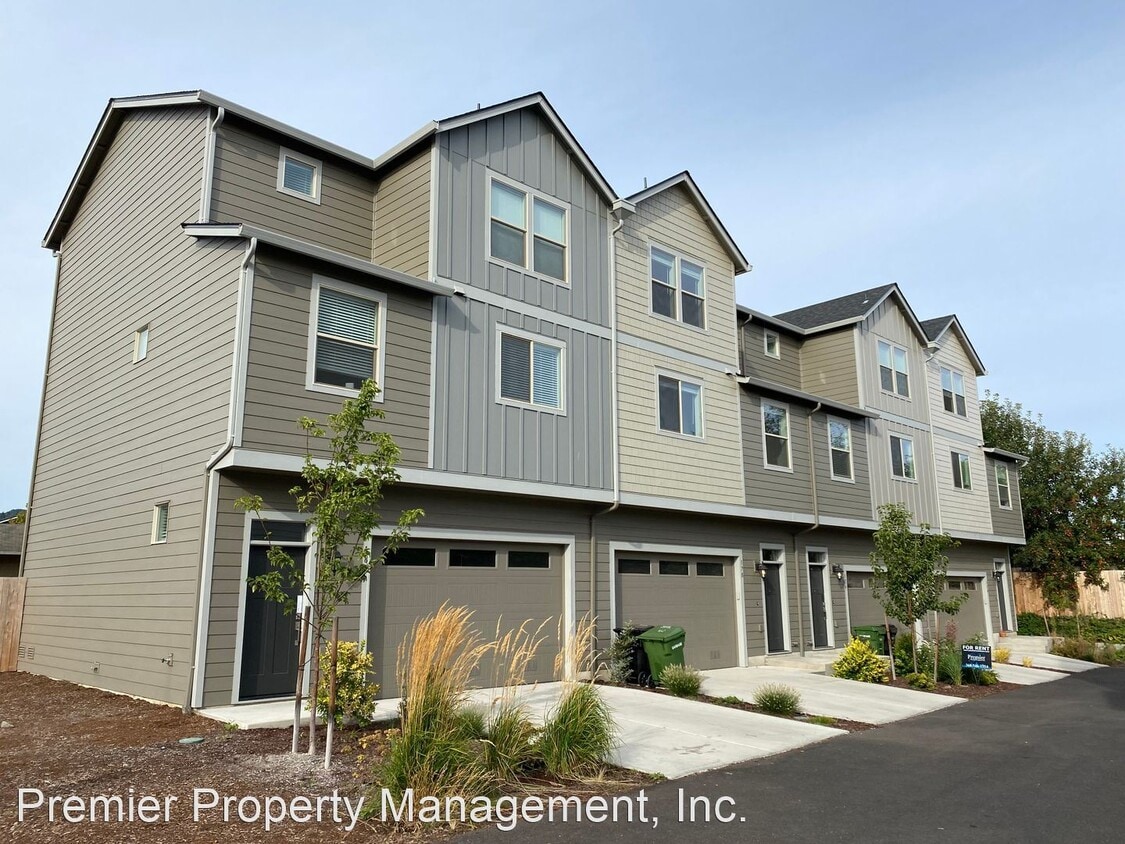 Primary Photo - 3 br, 2.5 bath House - 174 Loganberry Ct
