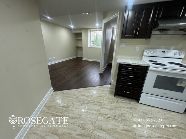 Photo du bâtiment - Spacious 3-Bedroom Basement Apartment with In-Unit Laundry – Brampton