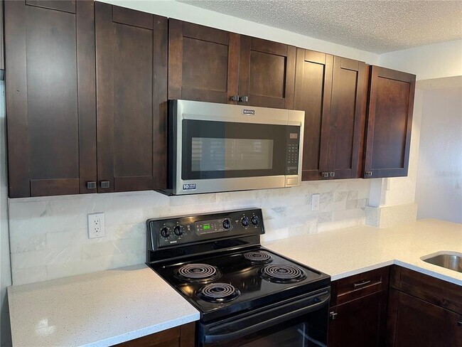 Foto del edificio - 307 Lake Placid Ct