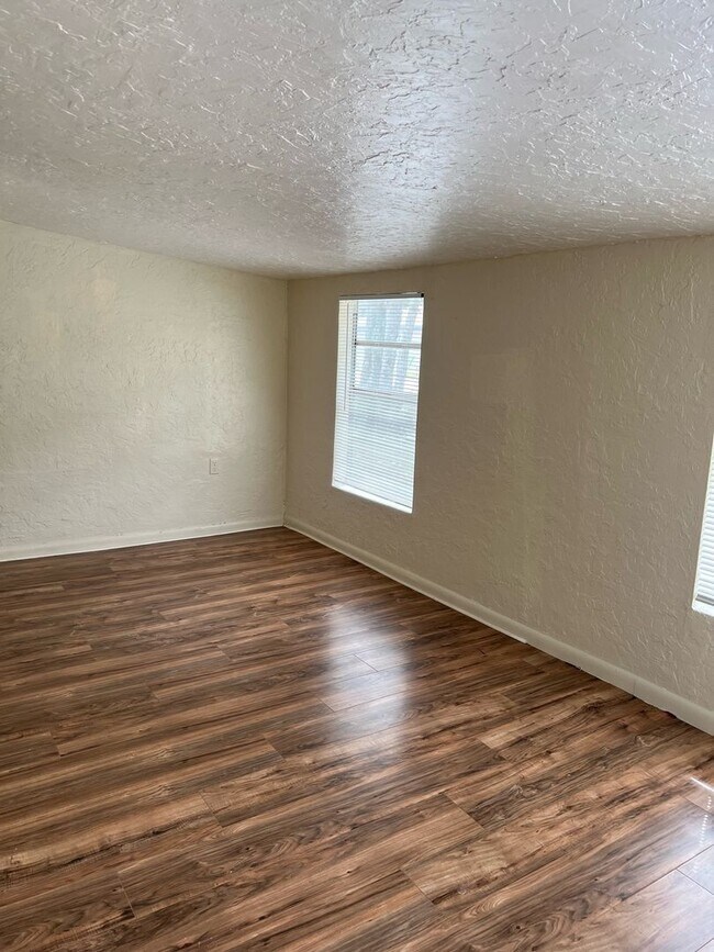 Foto del edificio - $300 off first months rent Move in Special...