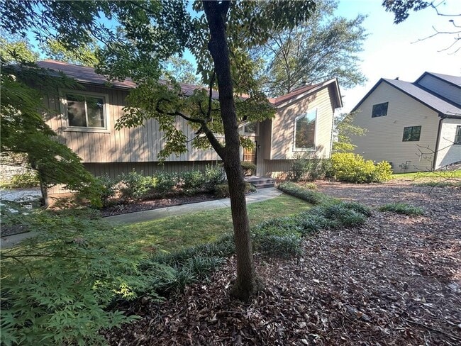 Building Photo - 1179 Justice Dr