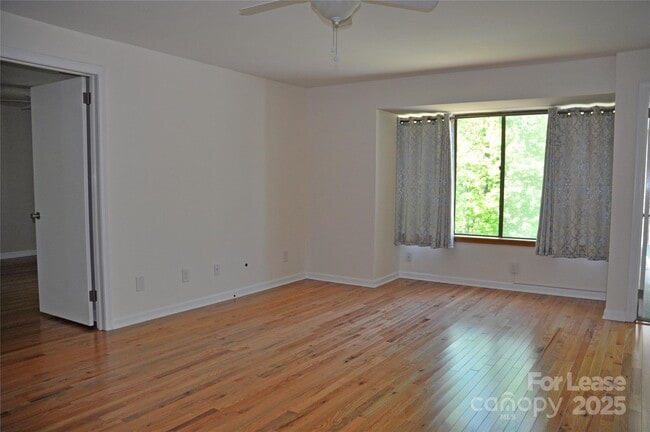 Building Photo - 305 Grady Ave